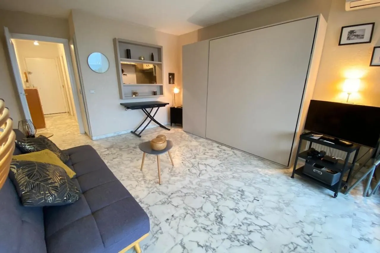 Apartment 06Ay - Studio With Seafront Terrace Antibes France