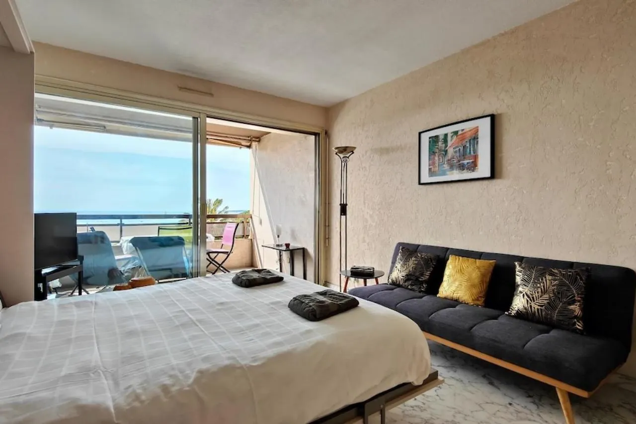 06Ay - Studio With Seafront Terrace Antibes 0*,