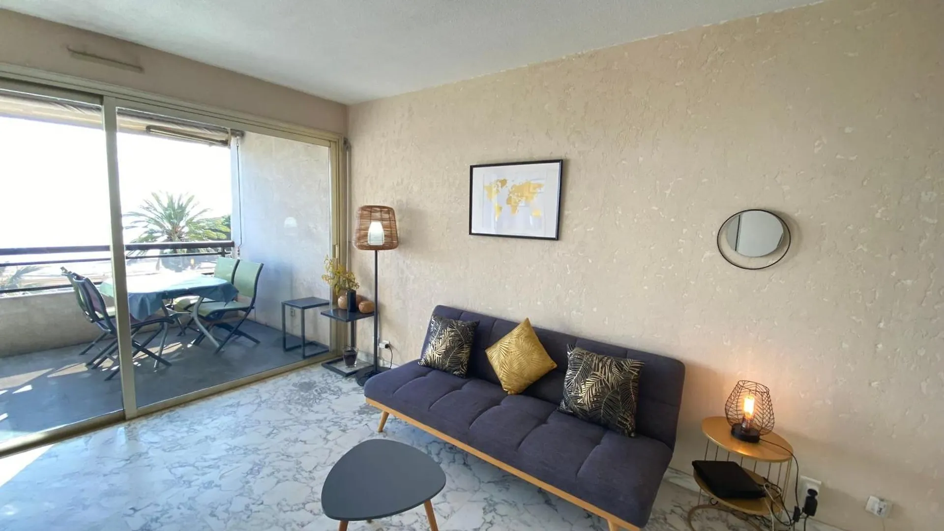06Ay - Studio With Seafront Terrace Antibes 0*,